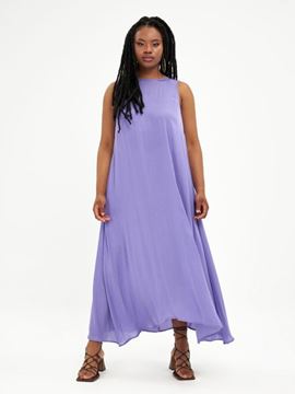 Picture of long violet dress